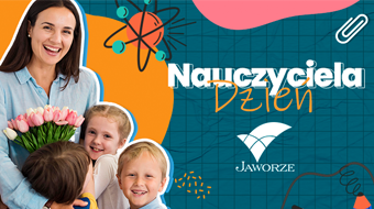 Uśmiechnięte dzieci obejmujące uśmiechniętą nauczycielkę, obok napis dzień nauczyciela